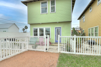 Lake House Sleeps 10, Pet Friendly, Community Pool, Boat Parking, , on Gulf of Mexico - Port Aransas in Texas - Lakehouse Vacation Rental - Lake Home for rent on LakeHouseVacations.com