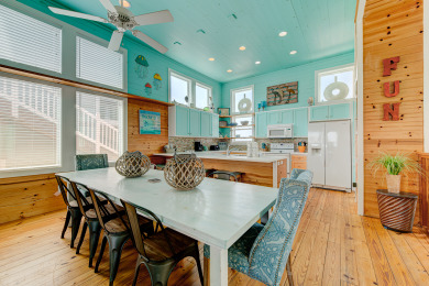 Lake House Private pool, Great In-town Gated community! Close to the beach! , , on Gulf of Mexico - Port Aransas in Texas - Lakehouse Vacation Rental - Lake Home for rent on LakeHouseVacations.com