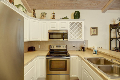 Lake House Beautiful condo with slope entry community pool!, , on Gulf of Mexico - Port Aransas in Texas - Lakehouse Vacation Rental - Lake Home for rent on LakeHouseVacations.com