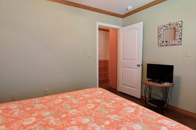 Lake House Beautiful pet friendly condo, just a short walk to the beach. Community pool!, , on Gulf of Mexico - Port Aransas in Texas - Lakehouse Vacation Rental - Lake Home for rent on LakeHouseVacations.com