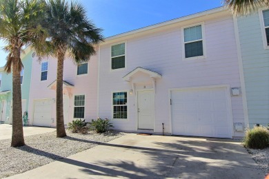 Lake House Beautiful pet friendly condo, just a short walk to the beach. Community pool!, , on Gulf of Mexico - Port Aransas in Texas - Lakehouse Vacation Rental - Lake Home for rent on LakeHouseVacations.com