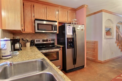 Lake House Beautiful pet friendly condo, just a short walk to the beach. Community pool!, , on Gulf of Mexico - Port Aransas in Texas - Lakehouse Vacation Rental - Lake Home for rent on LakeHouseVacations.com