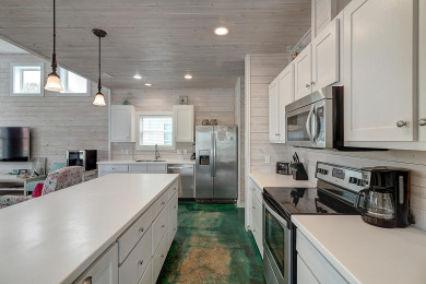 Lake House Bright and cheery home! In town - gated community, 2 heated community pools!, , on Gulf of Mexico - Port Aransas in Texas - Lakehouse Vacation Rental - Lake Home for rent on LakeHouseVacations.com