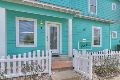 Lake House Bright and cheery home! In town - gated community, 2 heated community pools!, , on Gulf of Mexico - Port Aransas in Texas - Lakehouse Vacation Rental - Lake Home for rent on LakeHouseVacations.com