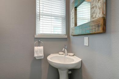 Lake House Bright and cheery home! In town - gated community, 2 heated community pools!, , on Gulf of Mexico - Port Aransas in Texas - Lakehouse Vacation Rental - Lake Home for rent on LakeHouseVacations.com