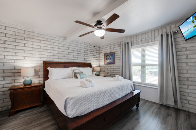 Lake House 2br condo, sleeps 6, community pool, boardwalk to the beach, , on Gulf of Mexico - Port Aransas in Texas - Lakehouse Vacation Rental - Lake Home for rent on LakeHouseVacations.com