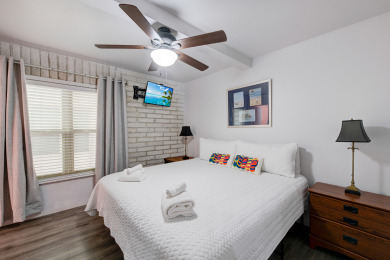 Lake House 2br condo, sleeps 6, community pool, boardwalk to the beach, , on Gulf of Mexico - Port Aransas in Texas - Lakehouse Vacation Rental - Lake Home for rent on LakeHouseVacations.com