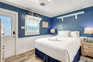 Lake House The cutest cottage in all of Port Aransas! Cottage for 2, Close to the beach, , on Gulf of Mexico - Port Aransas in Texas - Lakehouse Vacation Rental - Lake Home for rent on LakeHouseVacations.com