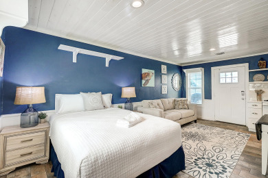 Lake House The cutest cottage in all of Port Aransas! Cottage for 2, Close to the beach, , on Gulf of Mexico - Port Aransas in Texas - Lakehouse Vacation Rental - Lake Home for rent on LakeHouseVacations.com