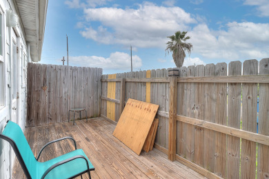 Lake House The cutest cottage in all of Port Aransas! Cottage for 2, Close to the beach, , on Gulf of Mexico - Port Aransas in Texas - Lakehouse Vacation Rental - Lake Home for rent on LakeHouseVacations.com