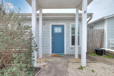 Lake House The cutest cottage in all of Port Aransas! Cottage for 2, Close to the beach, , on Gulf of Mexico - Port Aransas in Texas - Lakehouse Vacation Rental - Lake Home for rent on LakeHouseVacations.com