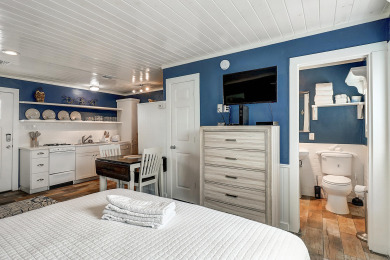 Lake House The cutest cottage in all of Port Aransas! Cottage for 2, Close to the beach, , on Gulf of Mexico - Port Aransas in Texas - Lakehouse Vacation Rental - Lake Home for rent on LakeHouseVacations.com