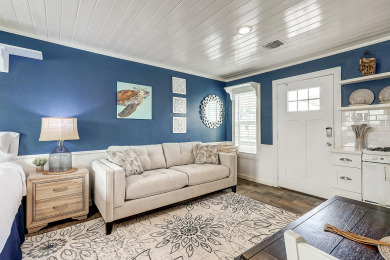 Lake House The cutest cottage in all of Port Aransas! Cottage for 2, Close to the beach, , on Gulf of Mexico - Port Aransas in Texas - Lakehouse Vacation Rental - Lake Home for rent on LakeHouseVacations.com