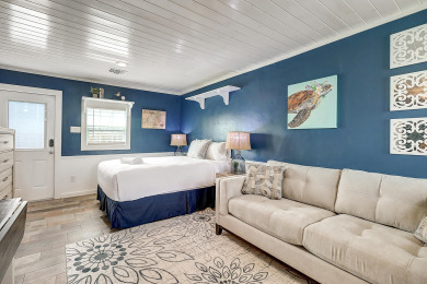 Lake House The cutest cottage in all of Port Aransas! Cottage for 2, Close to the beach, , on Gulf of Mexico - Port Aransas in Texas - Lakehouse Vacation Rental - Lake Home for rent on LakeHouseVacations.com