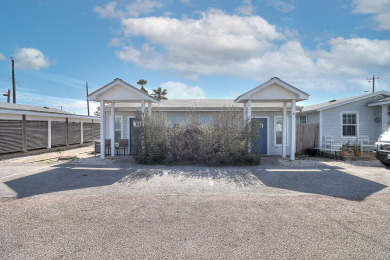 Lake House The cutest cottage in all of Port Aransas! Cottage for 2, Close to the beach, , on Gulf of Mexico - Port Aransas in Texas - Lakehouse Vacation Rental - Lake Home for rent on LakeHouseVacations.com