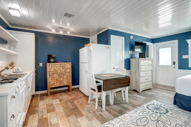 Lake House The cutest cottage in all of Port Aransas! Cottage for 2, Close to the beach, , on Gulf of Mexico - Port Aransas in Texas - Lakehouse Vacation Rental - Lake Home for rent on LakeHouseVacations.com