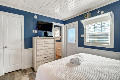 Lake House The cutest cottage in all of Port Aransas! Cottage for 2, Close to the beach, , on Gulf of Mexico - Port Aransas in Texas - Lakehouse Vacation Rental - Lake Home for rent on LakeHouseVacations.com