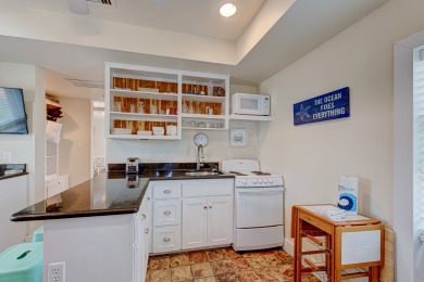 Lake House Pet friendly cottage, fenced yard, located in downtown Port A!, , on Gulf of Mexico - Port Aransas in Texas - Lakehouse Vacation Rental - Lake Home for rent on LakeHouseVacations.com