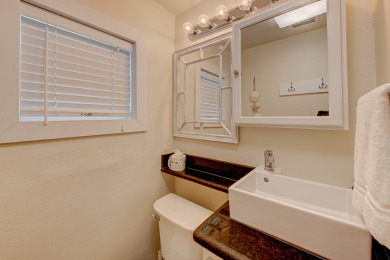 Lake House Pet friendly cottage, fenced yard, located in downtown Port A!, , on Gulf of Mexico - Port Aransas in Texas - Lakehouse Vacation Rental - Lake Home for rent on LakeHouseVacations.com