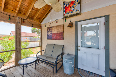 Lake House Pet friendly cottage, fenced yard, located in downtown Port A!, , on Gulf of Mexico - Port Aransas in Texas - Lakehouse Vacation Rental - Lake Home for rent on LakeHouseVacations.com