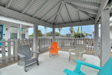 Lake House Coastal cottage, community pool, parking for 2, , on Gulf of Mexico - Port Aransas in Texas - Lakehouse Vacation Rental - Lake Home for rent on LakeHouseVacations.com