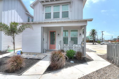 Lake House Coastal cottage, community pool, parking for 2, , on Gulf of Mexico - Port Aransas in Texas - Lakehouse Vacation Rental - Lake Home for rent on LakeHouseVacations.com