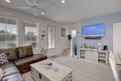 Lake House Coastal cottage, community pool, parking for 2, , on Gulf of Mexico - Port Aransas in Texas - Lakehouse Vacation Rental - Lake Home for rent on LakeHouseVacations.com