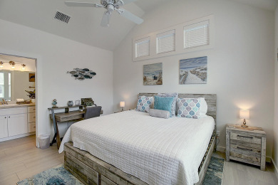 Lake House Coastal cottage, community pool, parking for 2, , on Gulf of Mexico - Port Aransas in Texas - Lakehouse Vacation Rental - Lake Home for rent on LakeHouseVacations.com