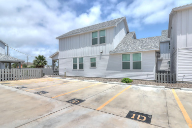Lake House Coastal cottage, community pool, parking for 2, , on Gulf of Mexico - Port Aransas in Texas - Lakehouse Vacation Rental - Lake Home for rent on LakeHouseVacations.com