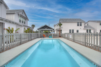Lake House Coastal cottage, community pool, parking for 2, , on Gulf of Mexico - Port Aransas in Texas - Lakehouse Vacation Rental - Lake Home for rent on LakeHouseVacations.com