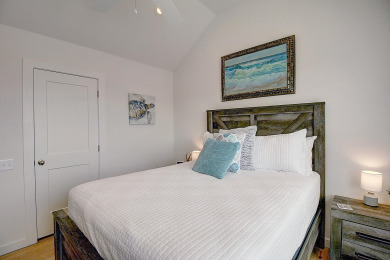 Lake House Coastal cottage, community pool, parking for 2, , on Gulf of Mexico - Port Aransas in Texas - Lakehouse Vacation Rental - Lake Home for rent on LakeHouseVacations.com