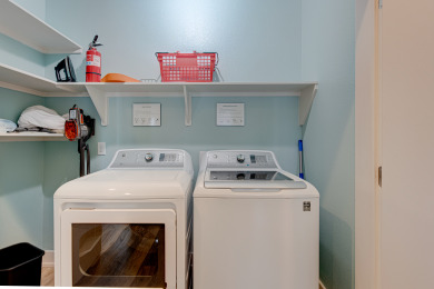Lake House Pet friendly, Private pool, EV charger, , on Gulf of Mexico - Port Aransas in Texas - Lakehouse Vacation Rental - Lake Home for rent on LakeHouseVacations.com
