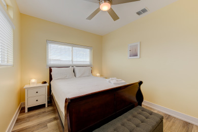 Lake House Pet friendly, Private pool, EV charger, , on Gulf of Mexico - Port Aransas in Texas - Lakehouse Vacation Rental - Lake Home for rent on LakeHouseVacations.com