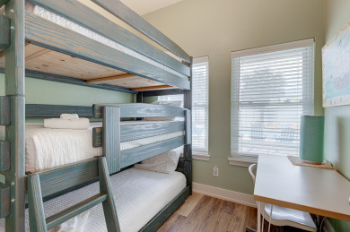 Lake House Pet friendly, Private pool, EV charger, , on Gulf of Mexico - Port Aransas in Texas - Lakehouse Vacation Rental - Lake Home for rent on LakeHouseVacations.com