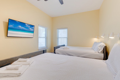 Lake House Pet friendly, Private pool, EV charger, , on Gulf of Mexico - Port Aransas in Texas - Lakehouse Vacation Rental - Lake Home for rent on LakeHouseVacations.com