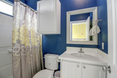 Lake House Awesome island home with a community pool. In the heart of Port Aransas!, , on Gulf of Mexico - Port Aransas in Texas - Lakehouse Vacation Rental - Lake Home for rent on LakeHouseVacations.com
