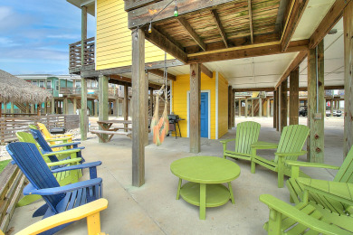 Lake House Awesome island home with a community pool. In the heart of Port Aransas!, , on Gulf of Mexico - Port Aransas in Texas - Lakehouse Vacation Rental - Lake Home for rent on LakeHouseVacations.com