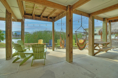 Lake House Awesome island home with a community pool. In the heart of Port Aransas!, , on Gulf of Mexico - Port Aransas in Texas - Lakehouse Vacation Rental - Lake Home for rent on LakeHouseVacations.com