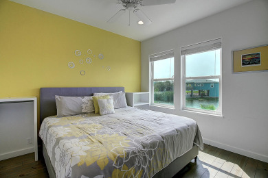 Lake House Awesome island home with a community pool. In the heart of Port Aransas!, , on Gulf of Mexico - Port Aransas in Texas - Lakehouse Vacation Rental - Lake Home for rent on LakeHouseVacations.com