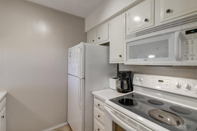 Lake House Cozy and spacious bungalow!, , on Gulf of Mexico - Port Aransas in Texas - Lakehouse Vacation Rental - Lake Home for rent on LakeHouseVacations.com