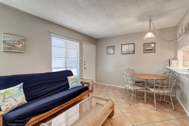 Lake House Cozy and spacious bungalow!, , on Gulf of Mexico - Port Aransas in Texas - Lakehouse Vacation Rental - Lake Home for rent on LakeHouseVacations.com