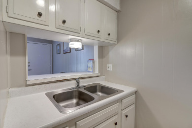 Lake House Cozy and spacious bungalow!, , on Gulf of Mexico - Port Aransas in Texas - Lakehouse Vacation Rental - Lake Home for rent on LakeHouseVacations.com