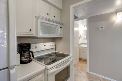 Lake House Cozy and spacious bungalow!, , on Gulf of Mexico - Port Aransas in Texas - Lakehouse Vacation Rental - Lake Home for rent on LakeHouseVacations.com