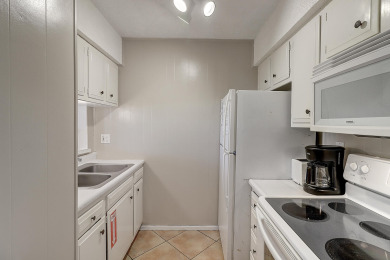 Lake House Cozy and spacious bungalow!, , on Gulf of Mexico - Port Aransas in Texas - Lakehouse Vacation Rental - Lake Home for rent on LakeHouseVacations.com