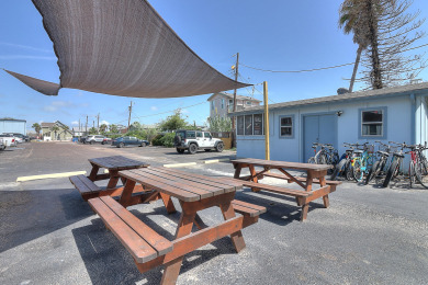 Lake House Cozy and spacious bungalow!, , on Gulf of Mexico - Port Aransas in Texas - Lakehouse Vacation Rental - Lake Home for rent on LakeHouseVacations.com