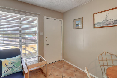 Lake House Cozy and spacious bungalow!, , on Gulf of Mexico - Port Aransas in Texas - Lakehouse Vacation Rental - Lake Home for rent on LakeHouseVacations.com
