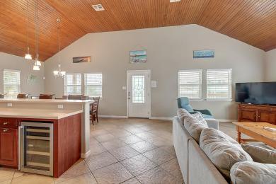 Lake House A pet friendly, spacious home. In-town location, , on Gulf of Mexico - Port Aransas in Texas - Lakehouse Vacation Rental - Lake Home for rent on LakeHouseVacations.com