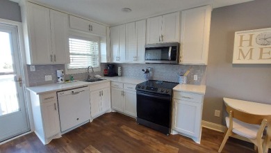 Lake House Quiet and comfortable remodeled studio with sunset views., , on Gulf of Mexico - Port Aransas in Texas - Lakehouse Vacation Rental - Lake Home for rent on LakeHouseVacations.com