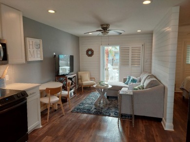 Lake House Quiet and comfortable remodeled studio with sunset views., , on Gulf of Mexico - Port Aransas in Texas - Lakehouse Vacation Rental - Lake Home for rent on LakeHouseVacations.com