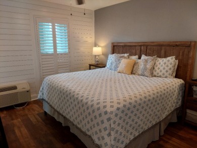 Lake House Quiet and comfortable remodeled studio with sunset views., , on Gulf of Mexico - Port Aransas in Texas - Lakehouse Vacation Rental - Lake Home for rent on LakeHouseVacations.com